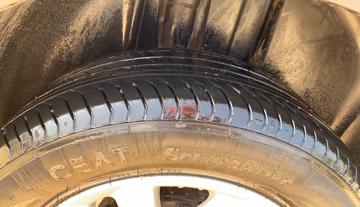 2024 Volkswagen TAIGUN HIGHLINE 1.0 TSI MT, Petrol, Manual, 4,698 km, Right Rear Tyre Tread