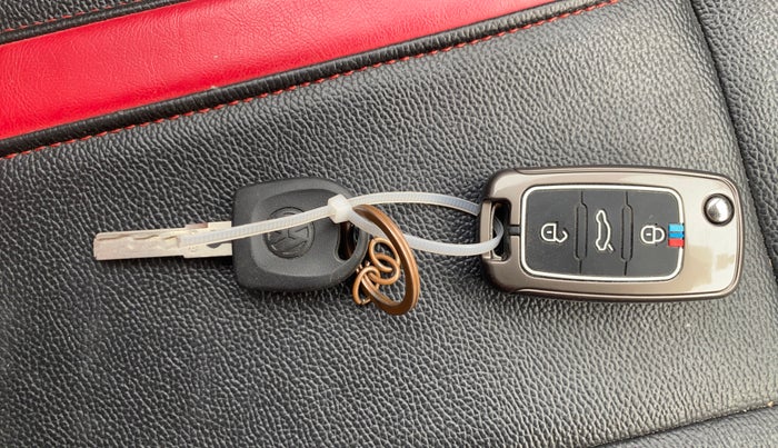 2018 Volkswagen Polo COMFORTLINE 1.0L MPI, Petrol, Manual, 28,870 km, Key Close Up