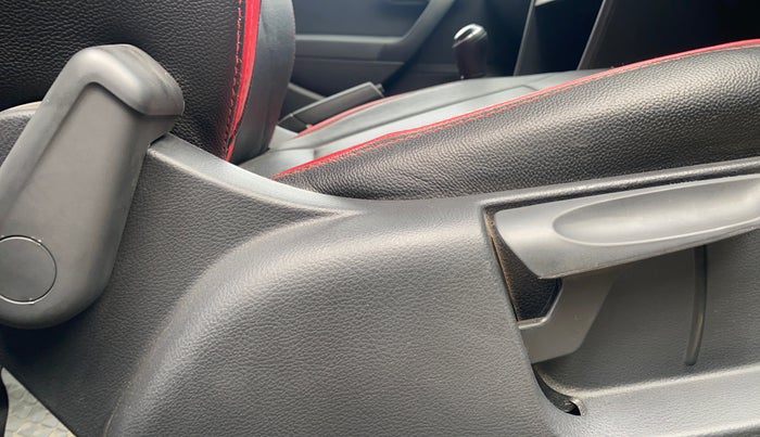 2018 Volkswagen Polo COMFORTLINE 1.0L MPI, Petrol, Manual, 28,870 km, Driver Side Adjustment Panel