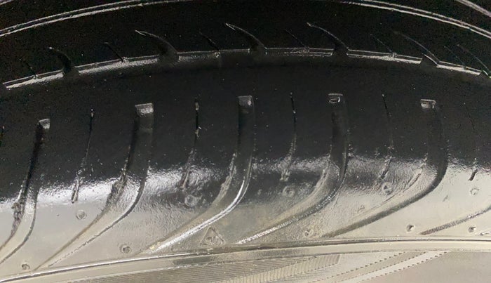 2018 Volkswagen Polo COMFORTLINE 1.0L MPI, Petrol, Manual, 28,870 km, Left Rear Tyre Tread