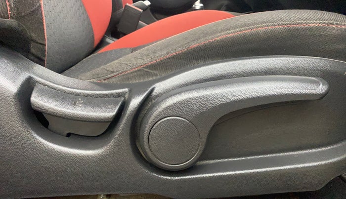 2019 Hyundai i20 Active 1.2 SX, Petrol, Manual, 66,527 km, Driver Side Adjustment Panel