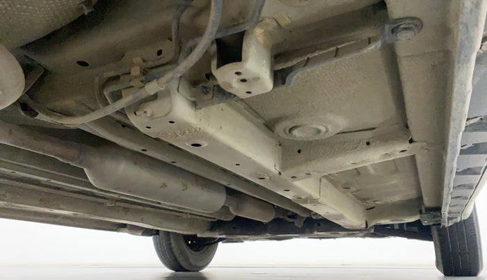 2015 Maruti Swift VXI D, Petrol, Manual, 61,737 km, Right Side Underbody