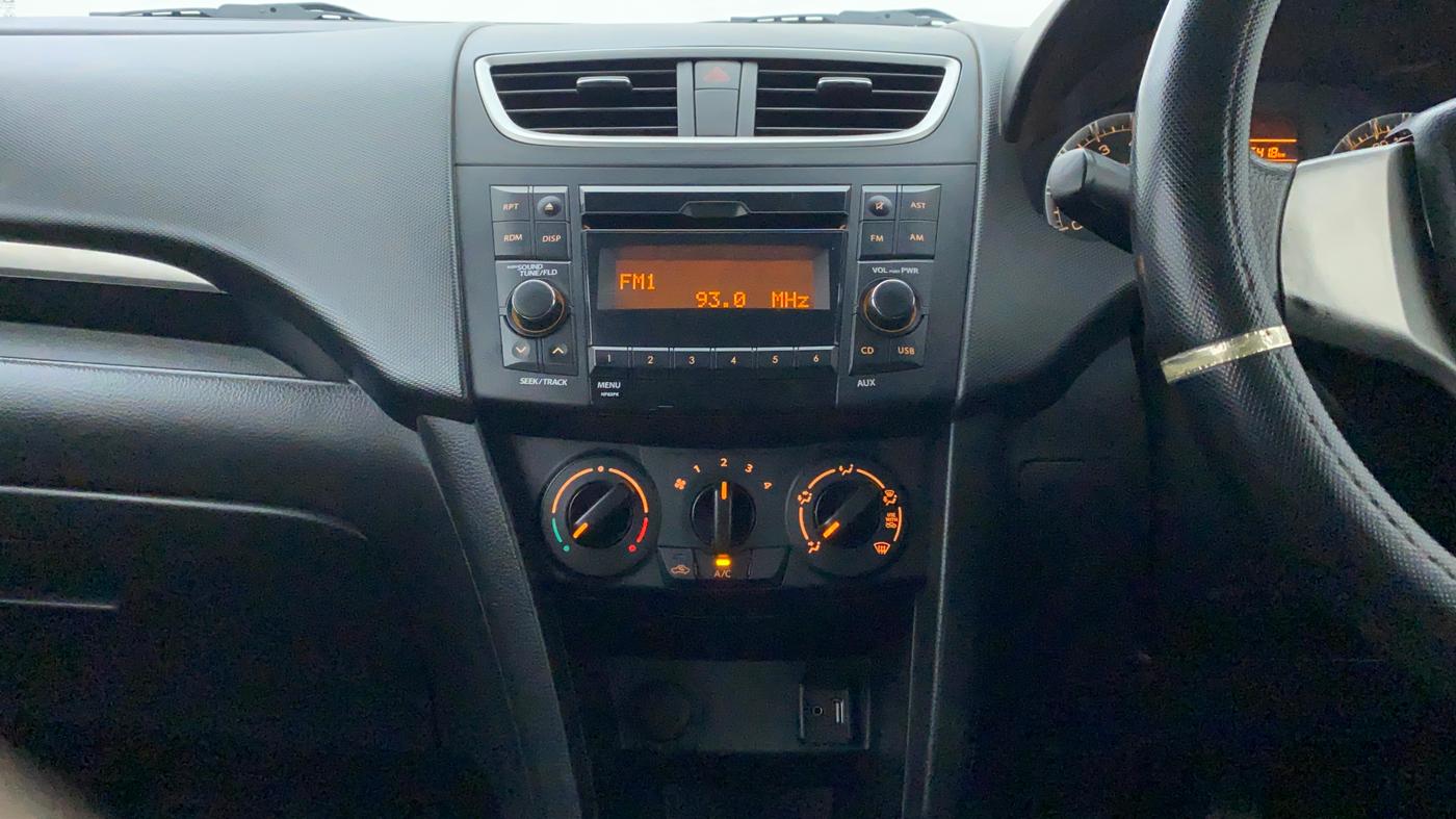 2015 Maruti Swift VXI D, Petrol, Manual, 61,737 km, Air Conditioner
