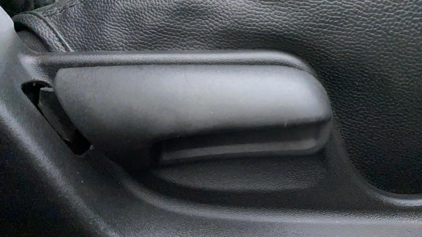 2015 Maruti Swift VXI D, Petrol, Manual, 61,737 km, Driver Side Adjustment Panel