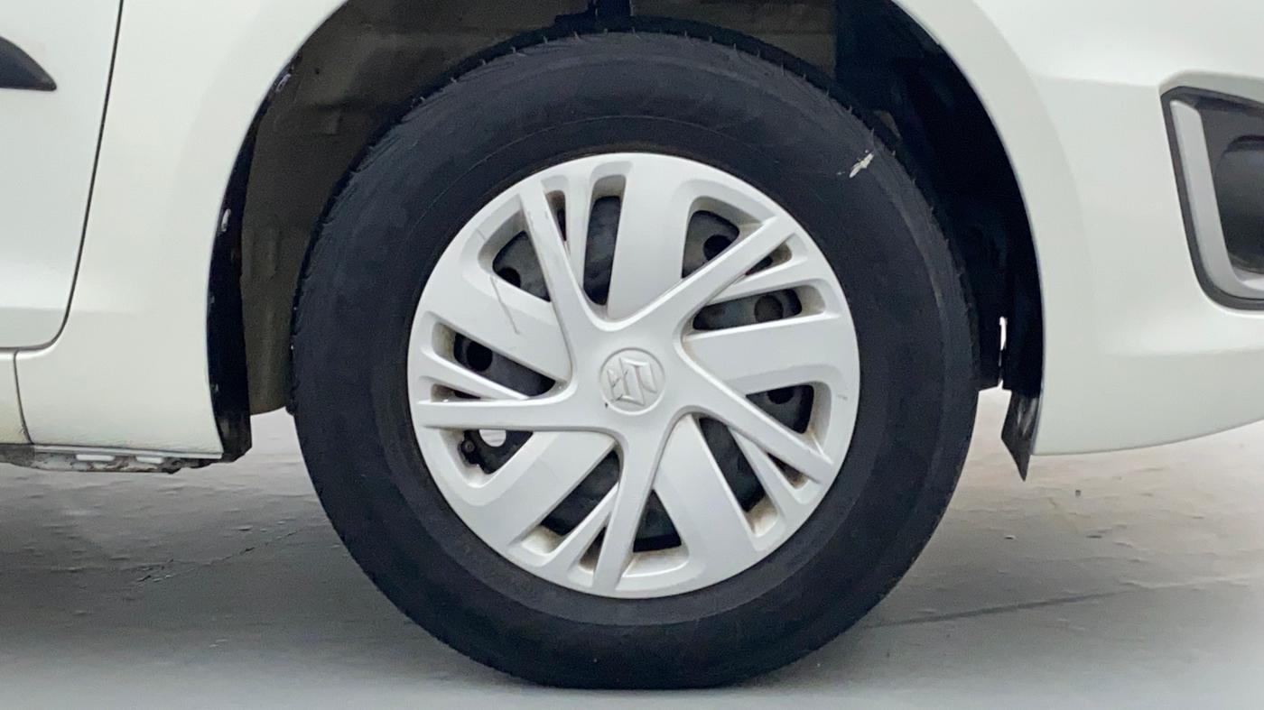 2015 Maruti Swift VXI D, Petrol, Manual, 61,737 km, Right Front Wheel