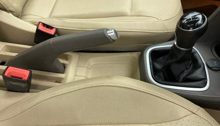 2022 Volkswagen Vento HIGHLINE 1.0L TSI, Petrol, Manual, 15,788 km, Gear Lever