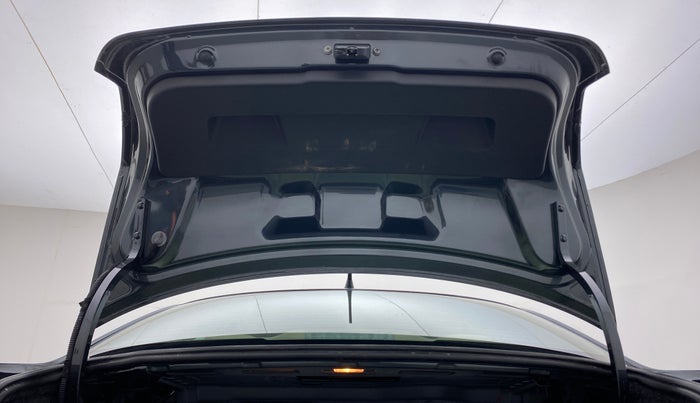 2022 Volkswagen Vento HIGHLINE 1.0L TSI, Petrol, Manual, 15,788 km, Boot Door Open