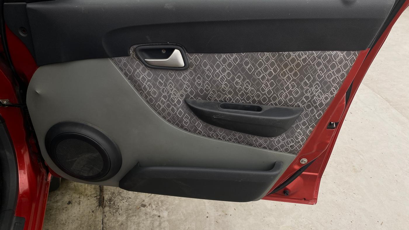 2016 Maruti Alto 800 VXI, Petrol, Manual, 30,270 km, Driver Side Door Panels Control