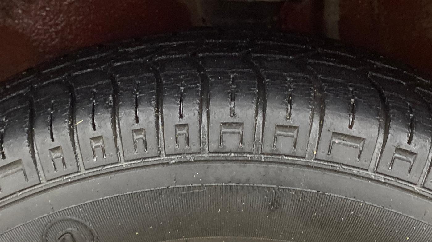 2016 Maruti Alto 800 VXI, Petrol, Manual, 30,270 km, Left Front Tyre Tread