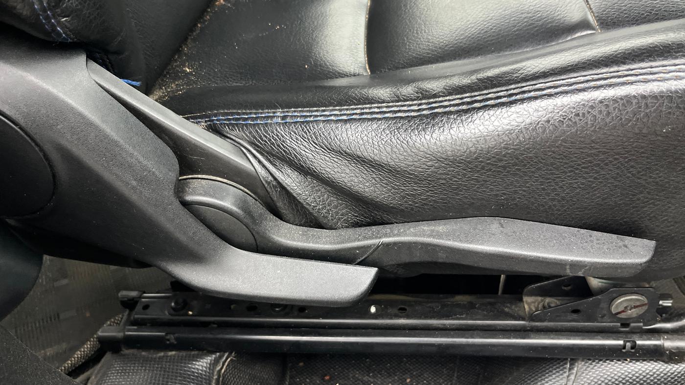 2019 Toyota Glanza G CVT, Petrol, Automatic, 1,05,461 km, Driver Side Adjustment Panel