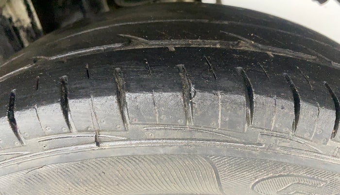 2012 Maruti Alto 800 LXI, Petrol, Manual, 86,237 km, Left Rear Tyre Tread