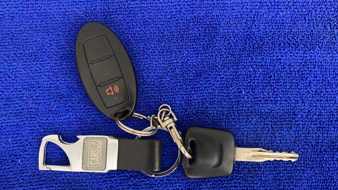 2015 Datsun Go T, Petrol, Manual, 52,098 km, Key Close Up