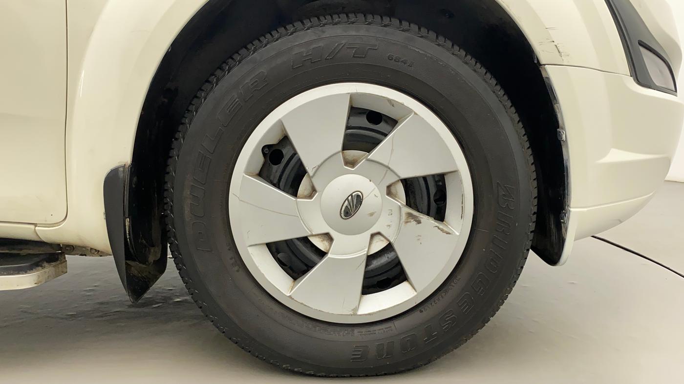 2019 Mahindra XUV500 W5, Diesel, Manual, 56,687 km, Right Front Wheel