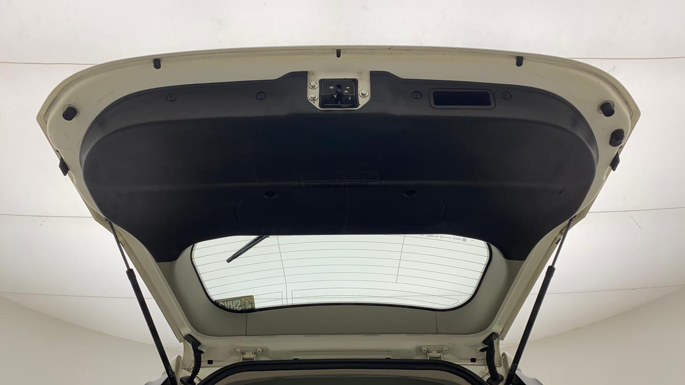 2019 Mahindra XUV500 W5, Diesel, Manual, 56,687 km, Boot Door Open