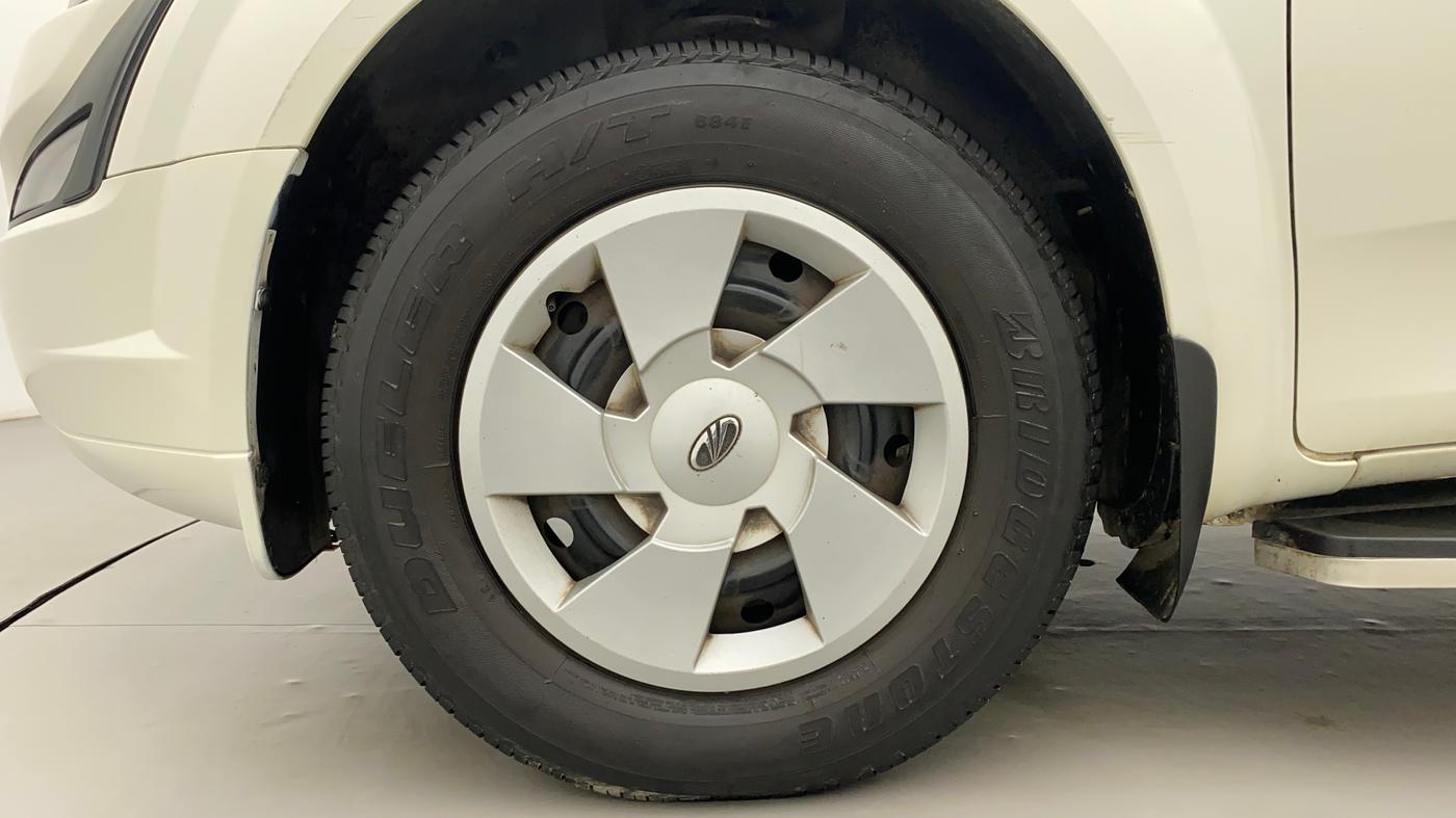 2019 Mahindra XUV500 W5, Diesel, Manual, 56,687 km, Left Front Wheel