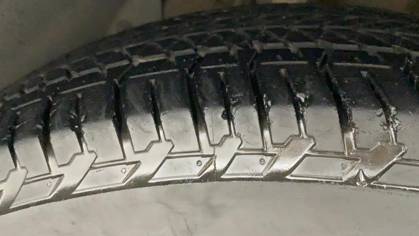 2019 Mahindra XUV500 W5, Diesel, Manual, 56,687 km, Right Front Tyre Tread