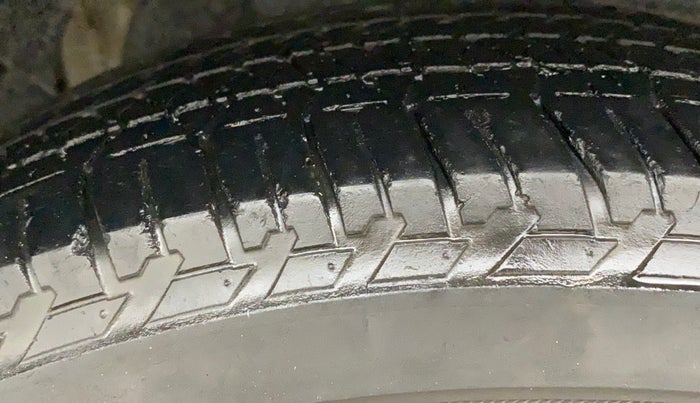 2019 Mahindra XUV500 W5, Diesel, Manual, 56,517 km, Right Rear Tyre Tread