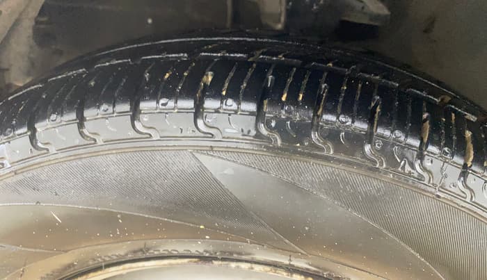2013 Hyundai i10 ERA 1.1, Petrol, Manual, 63,113 km, Left Front Tyre Tread