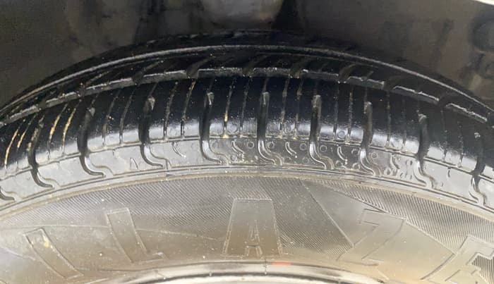 2013 Hyundai i10 ERA 1.1, Petrol, Manual, 63,113 km, Right Front Tyre Tread