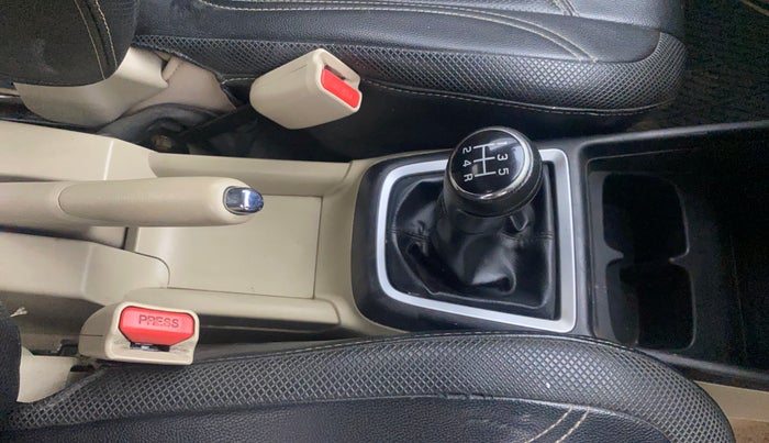 2019 Maruti Dzire VXI, Petrol, Manual, 1,29,344 km, Gear Lever