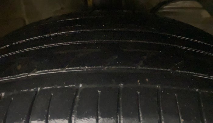 2019 Maruti Dzire VXI, Petrol, Manual, 1,29,344 km, Right Front Tyre Tread