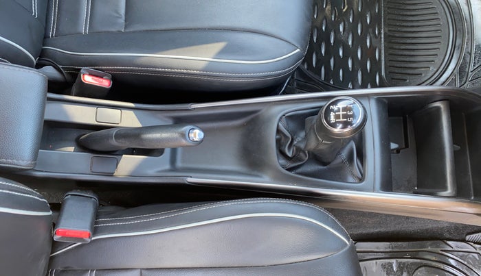 2019 Maruti Baleno ZETA PETROL 1.2, Petrol, Manual, 66,779 km, Gear Lever