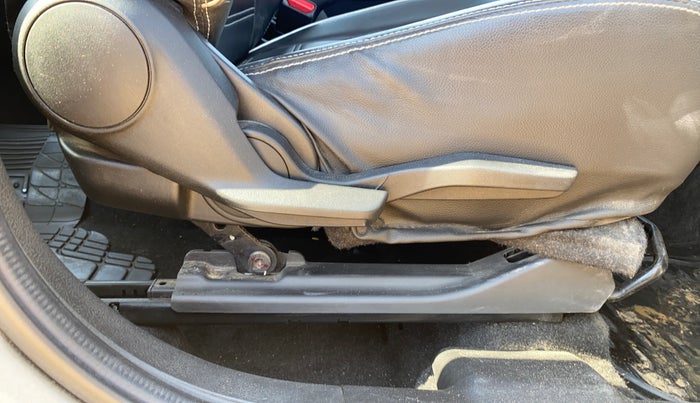 2019 Maruti Baleno ZETA PETROL 1.2, Petrol, Manual, 66,779 km, Driver Side Adjustment Panel