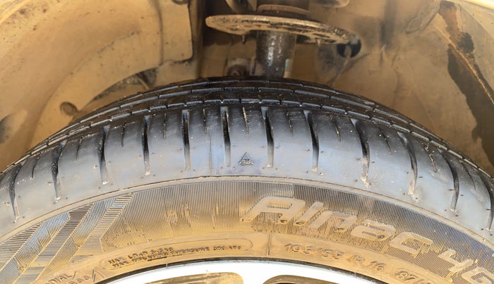 2019 Maruti Baleno ZETA PETROL 1.2, Petrol, Manual, 66,779 km, Left Front Tyre Tread