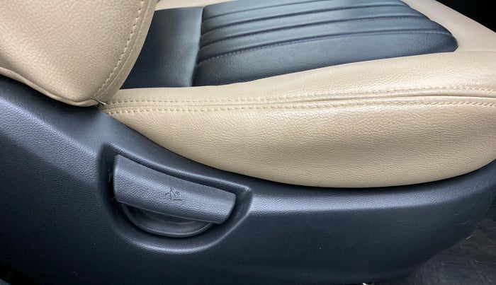 2017 Hyundai Grand i10 SPORTZ (O) 1.2 AT VTVT, Petrol, Automatic, 27,539 km, Driver Side Adjustment Panel