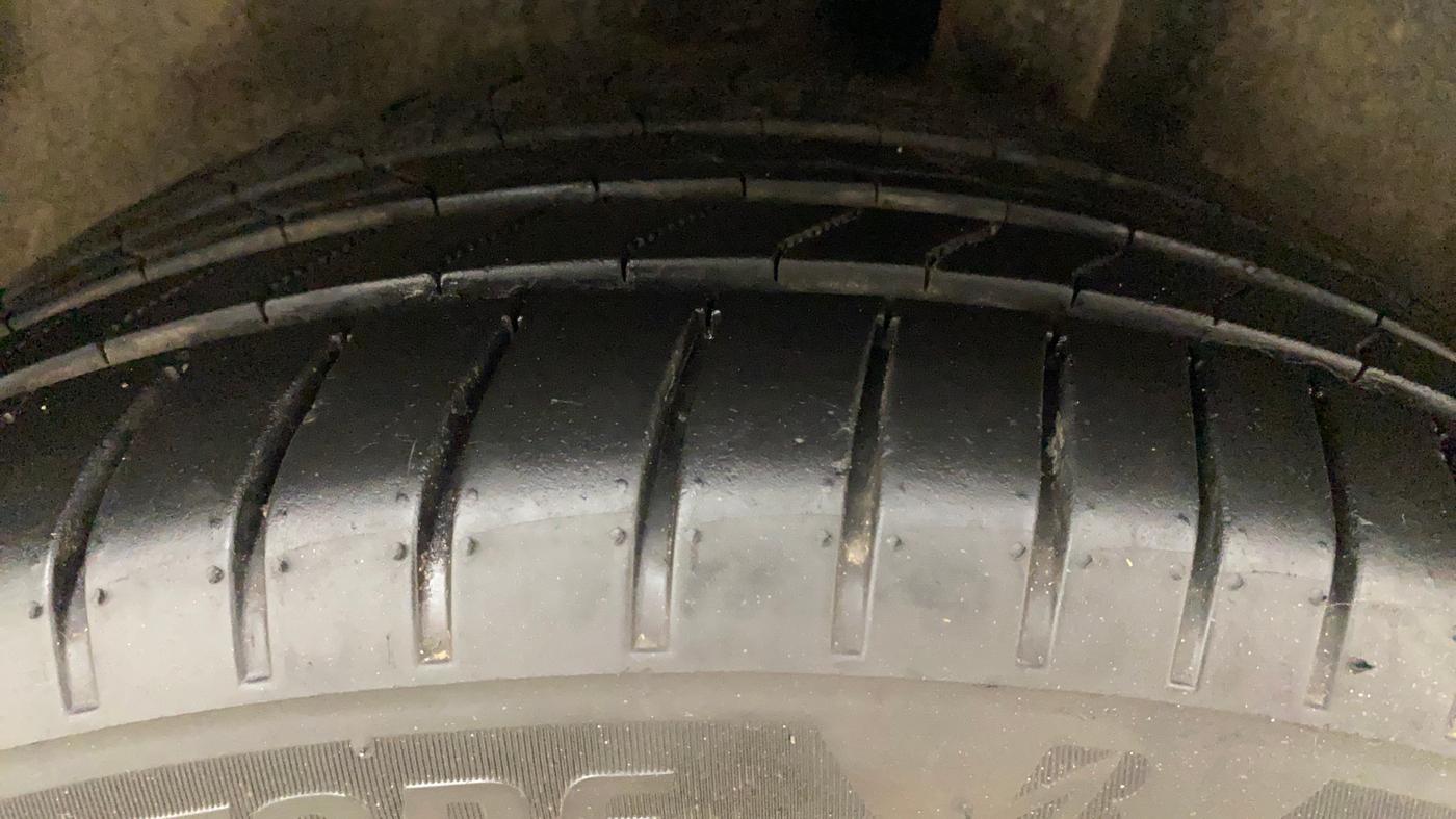 2018 Volkswagen Polo HIGHLINE PLUS 1.0 16 ALLOY, CNG, Manual, 50,081 km, Left Rear Tyre Tread