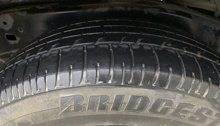 2022 Toyota Innova Crysta 2.7 VX 7 STR, Petrol, Manual, 36,534 km, Left Rear Tyre Tread