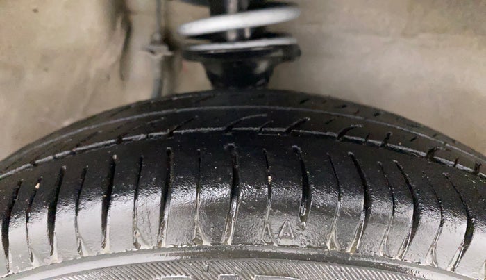 2012 Maruti Alto 800 LXI CNG, CNG, Manual, 1,08,467 km, Right Front Tyre Tread