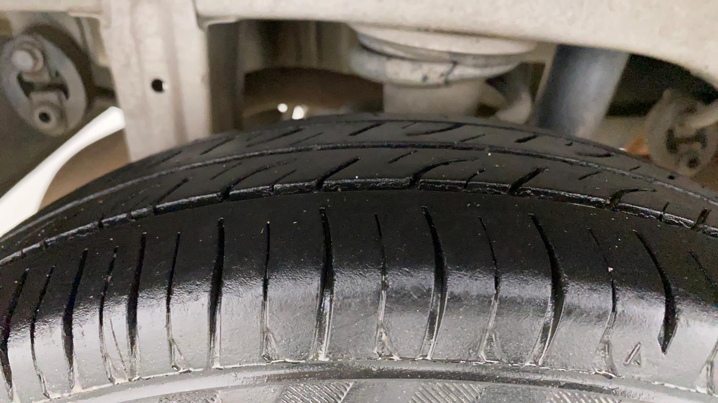 2012 Maruti Alto 800 LXI CNG, CNG, Manual, 1,08,467 km, Right Rear Tyre Tread
