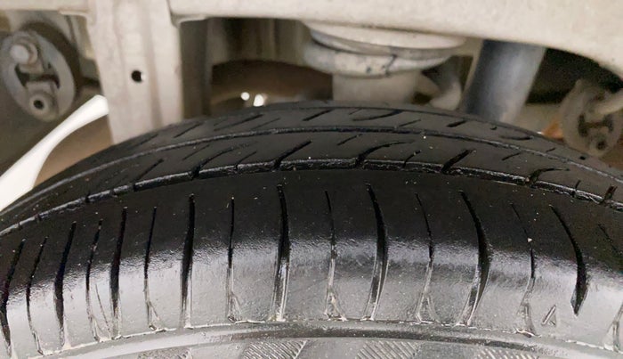 2012 Maruti Alto 800 LXI CNG, CNG, Manual, 1,08,467 km, Right Rear Tyre Tread