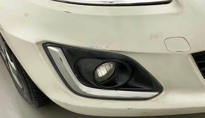 2015 Maruti Swift VXI, Petrol, Manual, 80,189 km, Right fog light - Minor damage