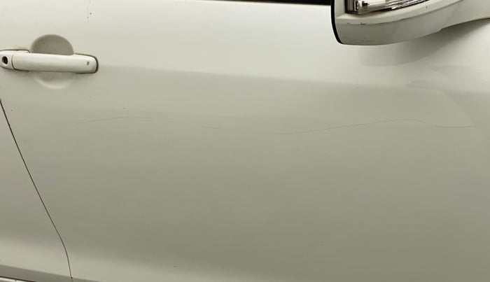 2015 Maruti Swift VXI, Petrol, Manual, 80,189 km, Driver-side door - Minor scratches