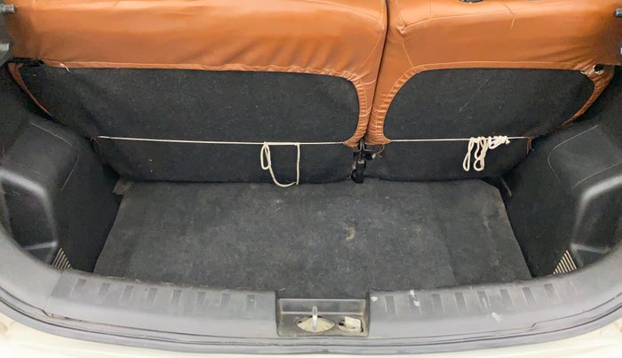 2015 Maruti Swift VXI, Petrol, Manual, 80,189 km, Boot Inside