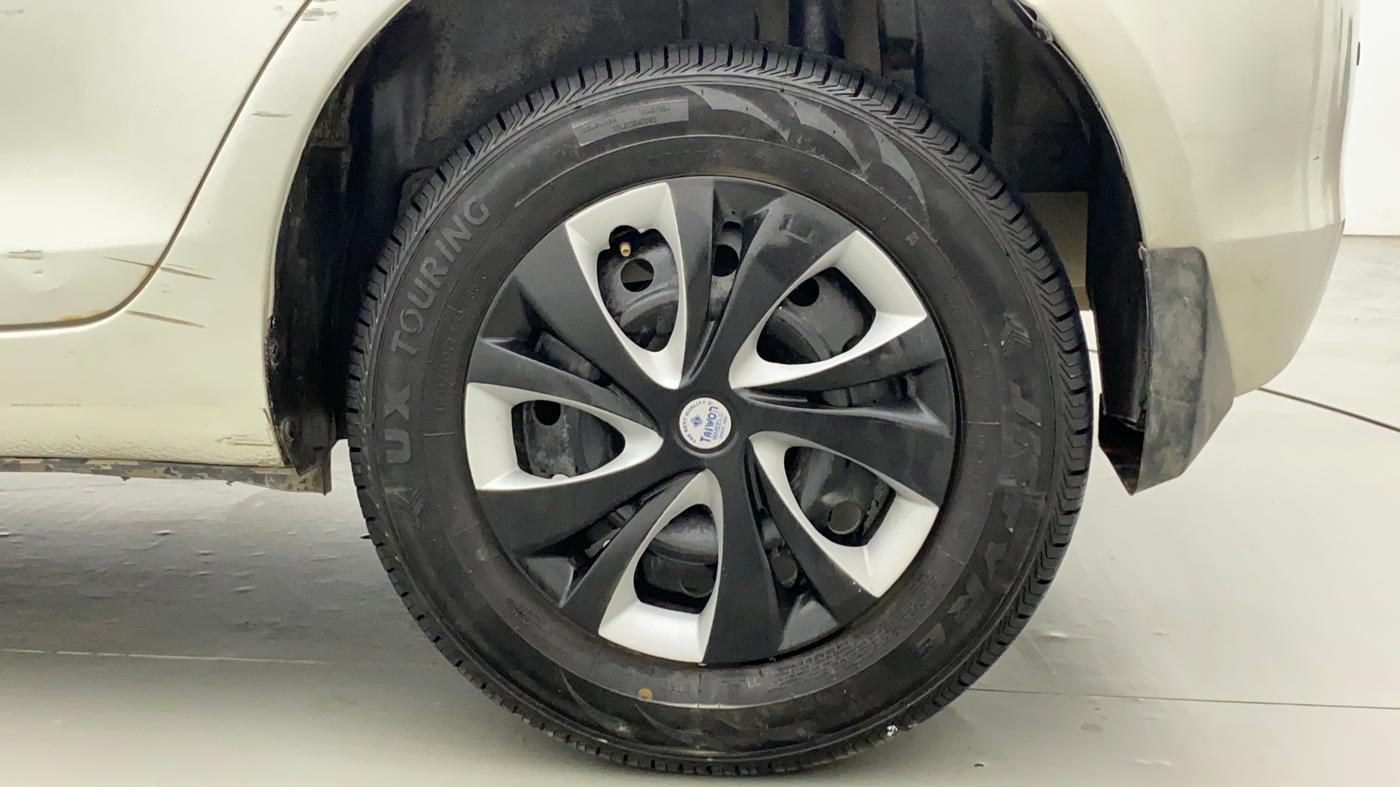 2015 Maruti Swift VXI, Petrol, Manual, 80,189 km, Left Rear Wheel