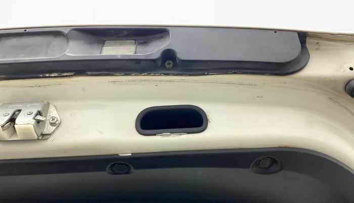 2015 Maruti Swift VXI, Petrol, Manual, 80,189 km, Dicky (Boot door) - Slightly rusted
