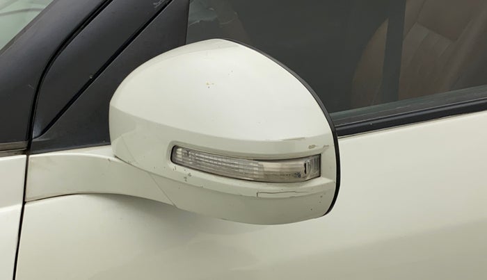 2015 Maruti Swift VXI, Petrol, Manual, 80,189 km, Left rear-view mirror - Indicator light has minor damage