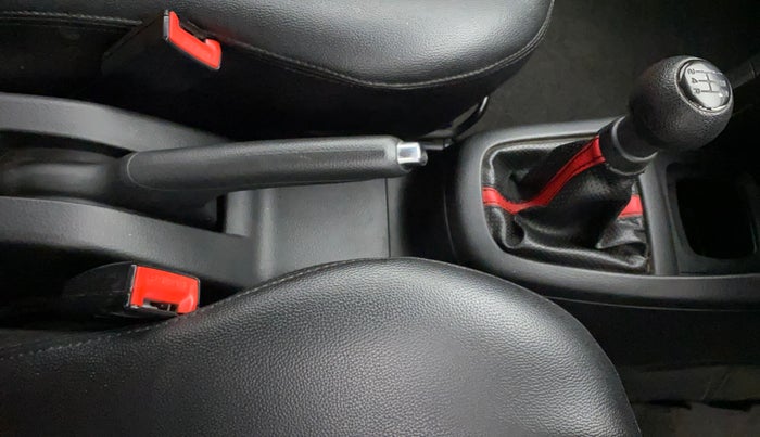 2015 Maruti Swift VXI, Petrol, Manual, 24,452 km, Gear Lever