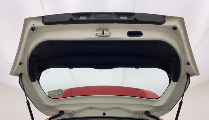 2015 Maruti Swift VXI, Petrol, Manual, 24,452 km, Boot Door Open
