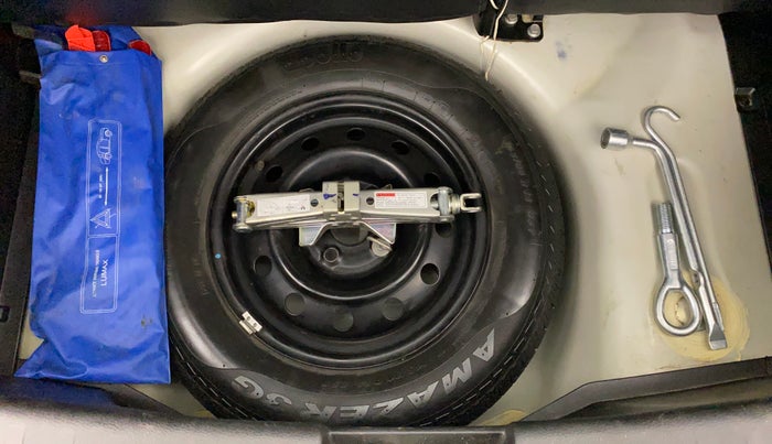 2015 Maruti Swift VXI, Petrol, Manual, 24,452 km, Spare Tyre
