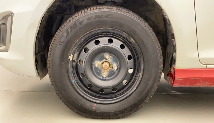 2015 Maruti Swift VXI, Petrol, Manual, 24,452 km, Left Front Wheel