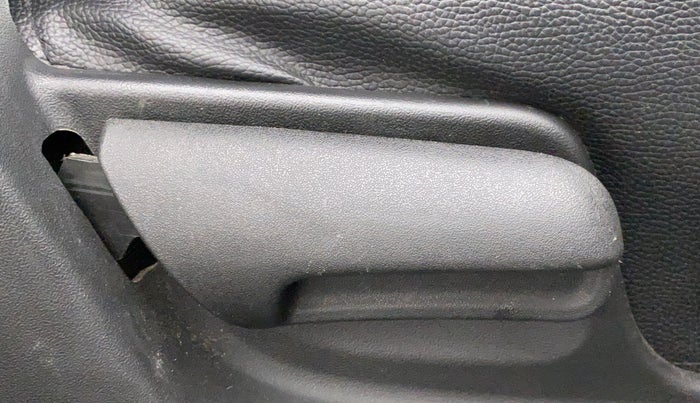 2015 Maruti Swift VXI, Petrol, Manual, 24,452 km, Driver Side Adjustment Panel