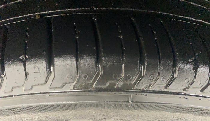 2018 Maruti Ciaz S 1.4 MT PETROL, Petrol, Manual, 49,086 km, Right Rear Tyre Tread