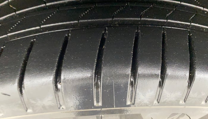 2016 Honda City 1.5L I-VTEC VX, Petrol, Manual, 1,04,823 km, Left Front Tyre Tread