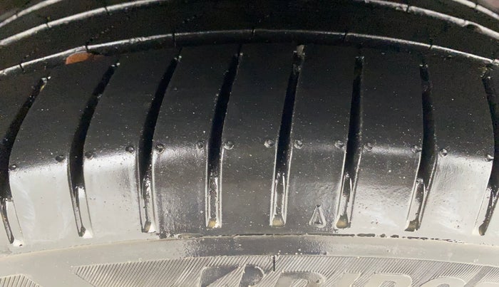 2016 Honda City 1.5L I-VTEC VX, Petrol, Manual, 1,04,823 km, Left Rear Tyre Tread