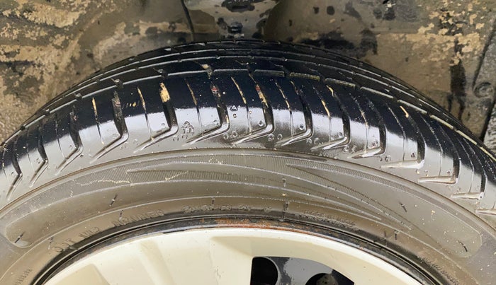 2018 Maruti Wagon R 1.0 VXI, CNG, Manual, 79,934 km, Right Front Tyre Tread