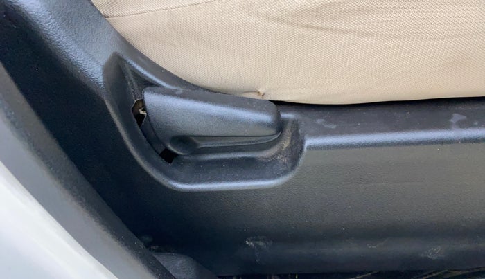 2018 Maruti Wagon R 1.0 VXI, CNG, Manual, 79,934 km, Driver Side Adjustment Panel